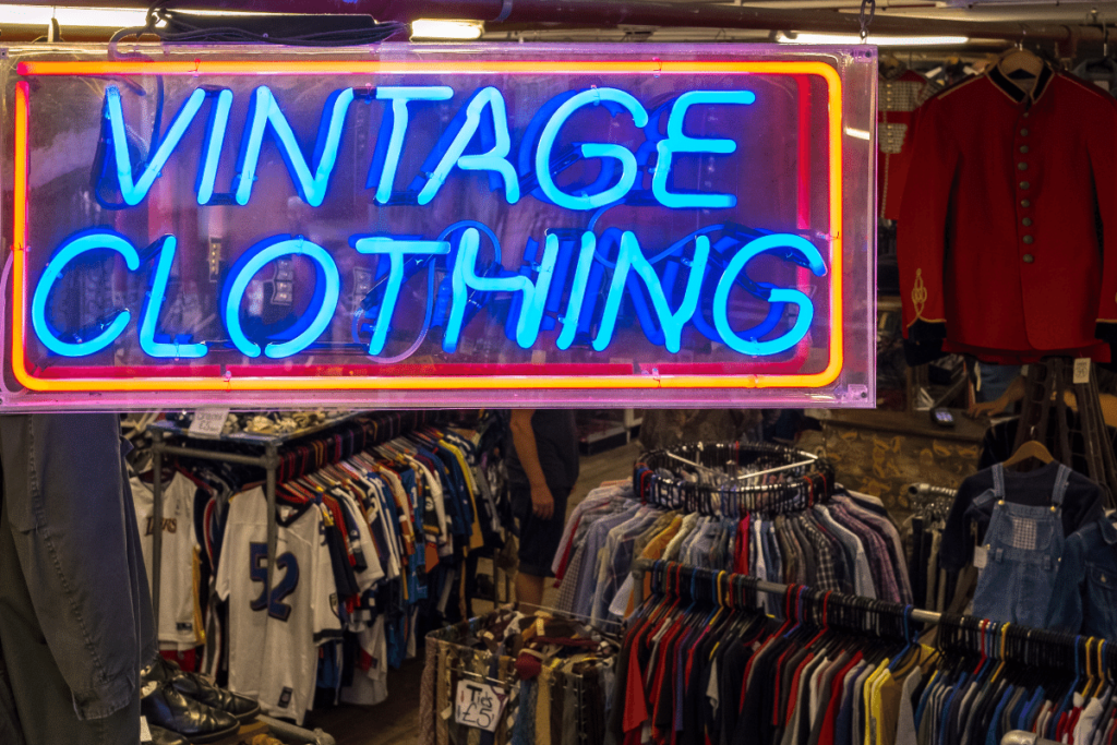 Vintage Clothing 2023
